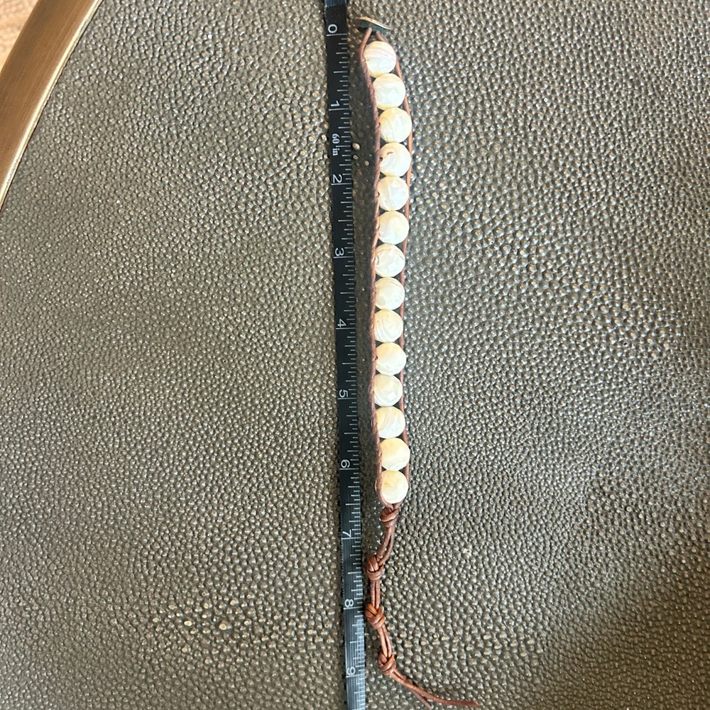 Chan Luu single wrap bracelet. Cream calcite faceted stones brown leather rails - Picture 6 of 6
